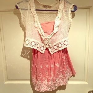 Tank with attached half jacket